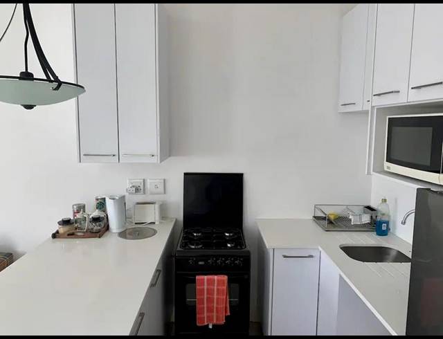 1 BEDROOM PROPERTY TO RENT IN SIGNAL HILL
